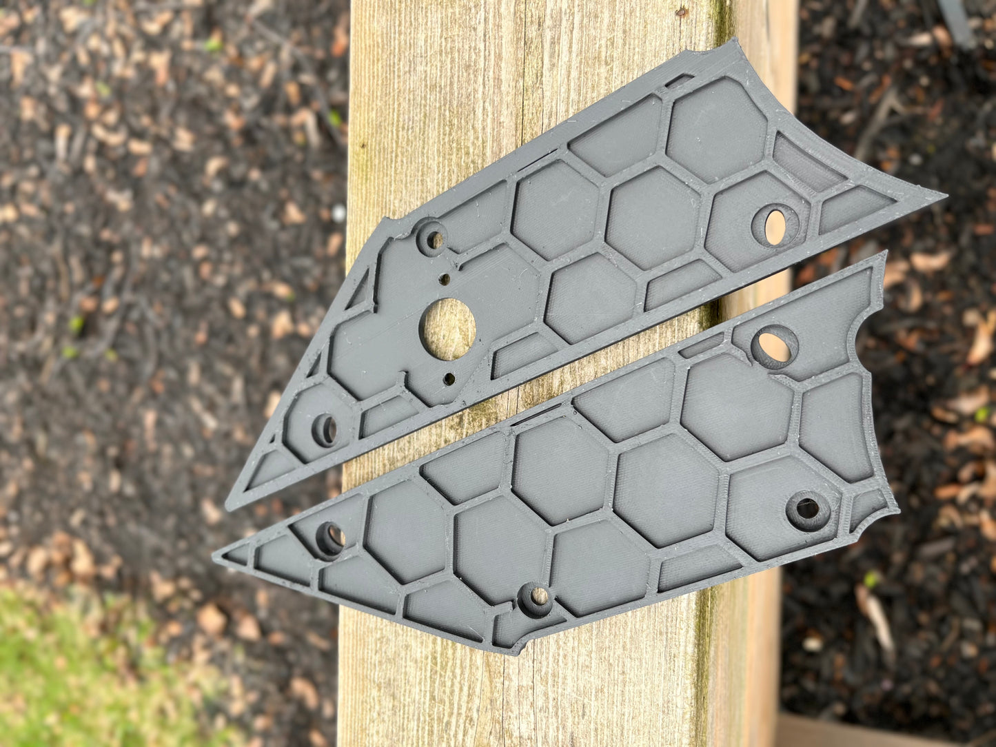 “Hex” style x3 side plastics